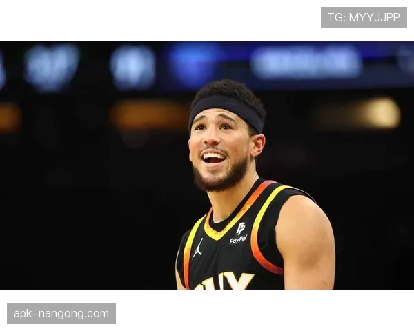 布克挡拆拉开空间效率提升显著，助凤凰城稳定得分结构