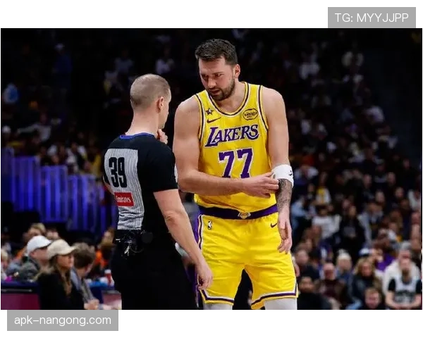 德罗赞无球背身单打效率提升拉开与东契奇差距